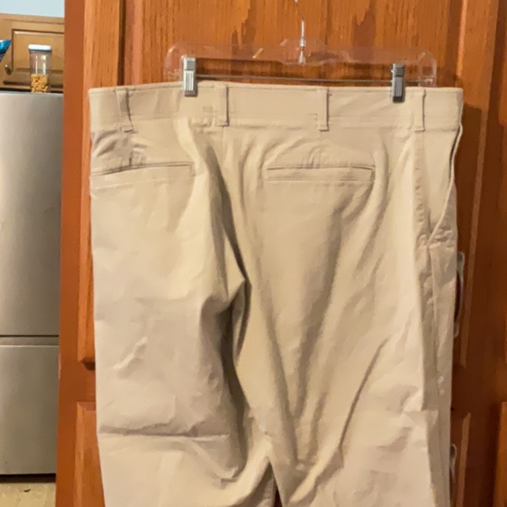 Gently used men’s lee extreme comfort khaki pants size 38 X 30 - Picture 3 of 6